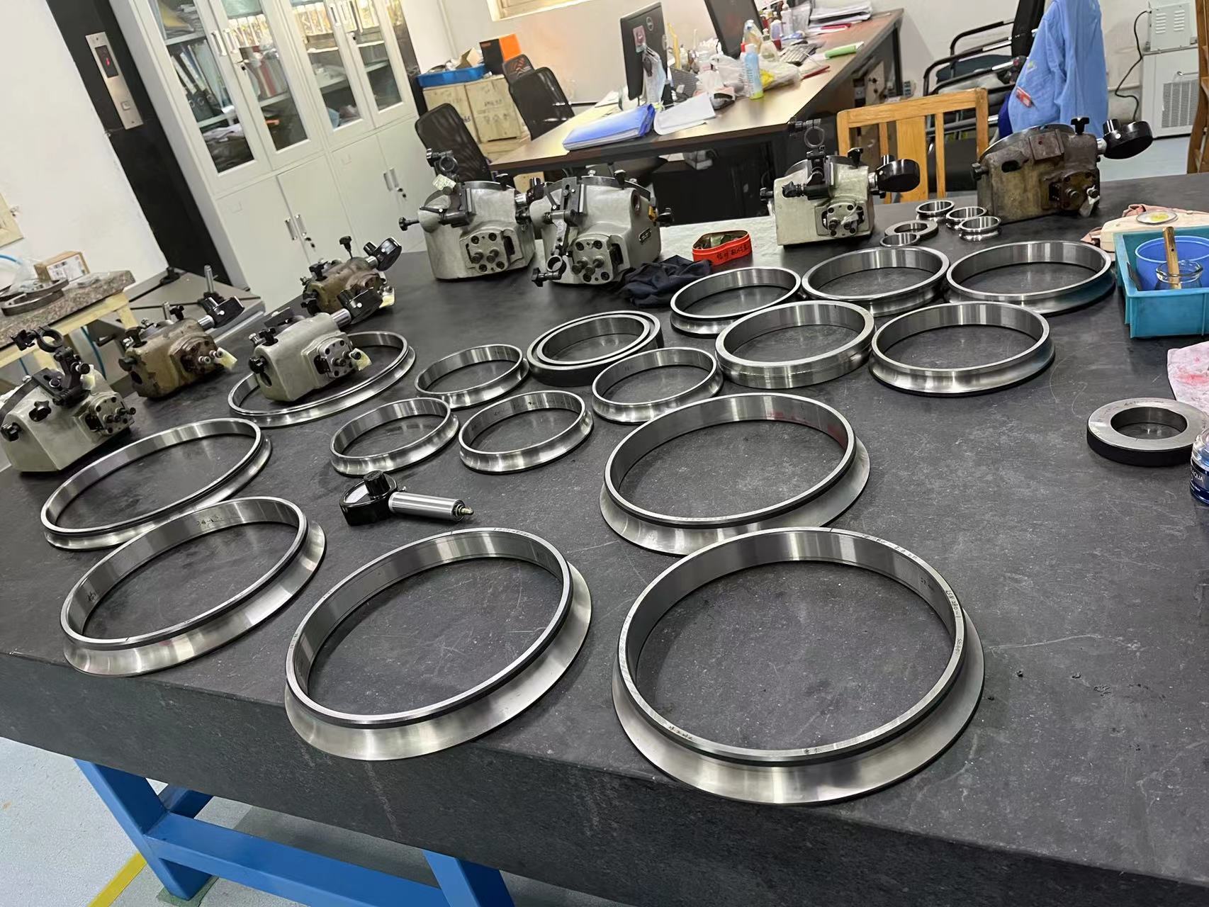 影響數控車床主軸軸承精度的因素有哪些？