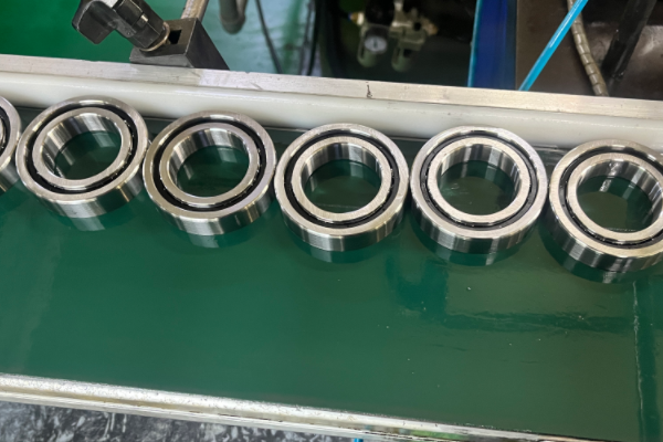 雕銑機主軸軸承多少錢一套？